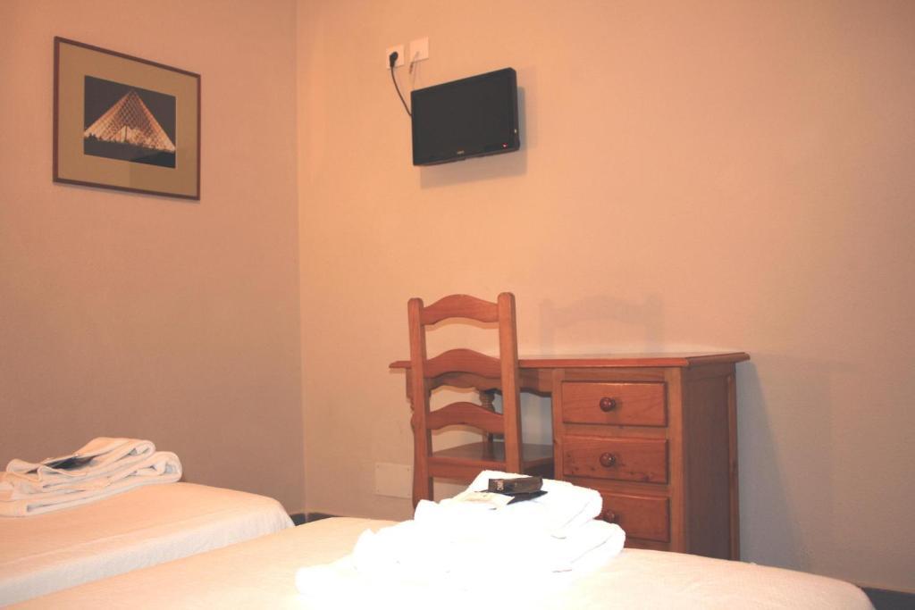 Hostal Carlos I La Línea de la Concepción Стая снимка