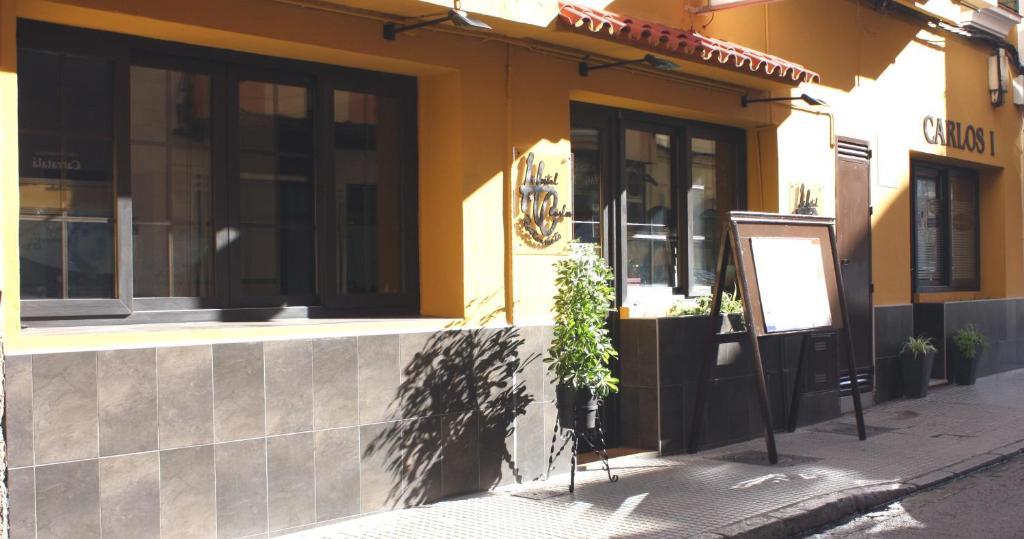 Hostal Carlos I La Línea de la Concepción Екстериор снимка