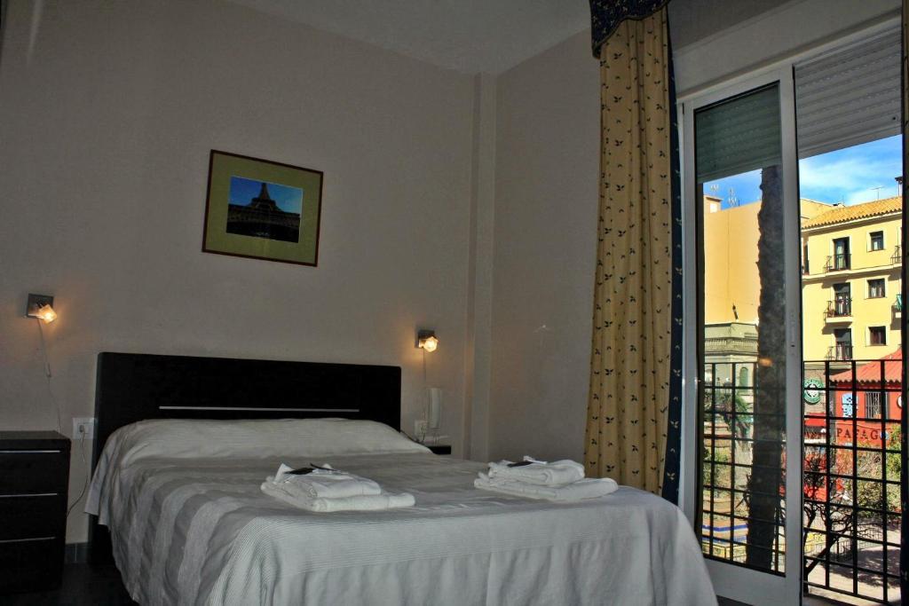Hostal Carlos I La Línea de la Concepción Стая снимка